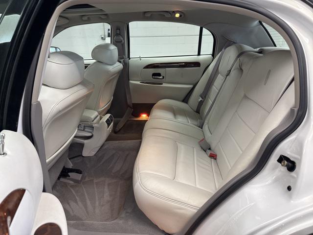 used 2002 Lincoln Town Car car, priced at $11,995