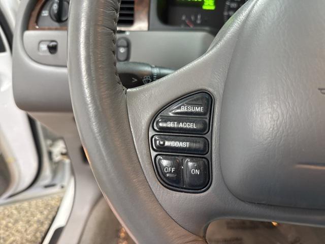 used 2002 Lincoln Town Car car, priced at $11,995