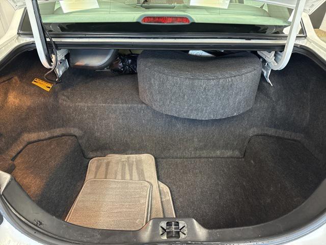 used 2002 Lincoln Town Car car, priced at $11,995