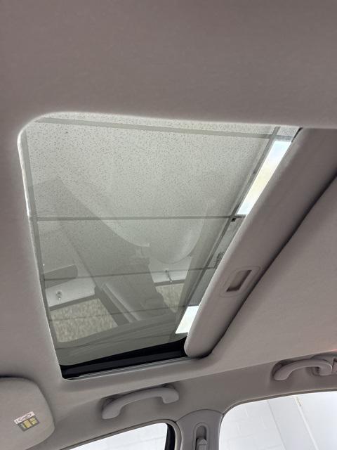 used 2002 Lincoln Town Car car, priced at $11,995