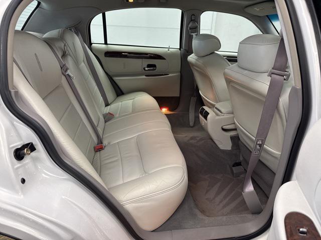 used 2002 Lincoln Town Car car, priced at $11,995