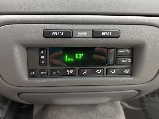 used 2002 Lincoln Town Car car, priced at $11,995