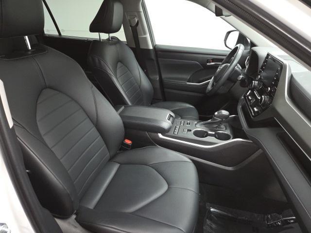 used 2022 Toyota Highlander car, priced at $37,995