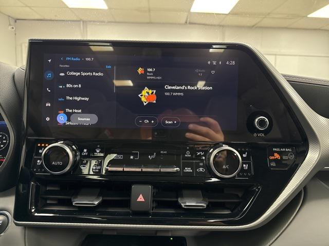 used 2023 Toyota Highlander car, priced at $41,995