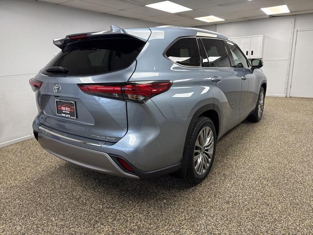 used 2023 Toyota Highlander car, priced at $41,995