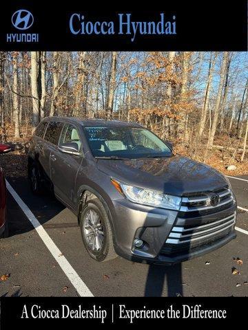 used 2018 Toyota Highlander car, priced at $24,403