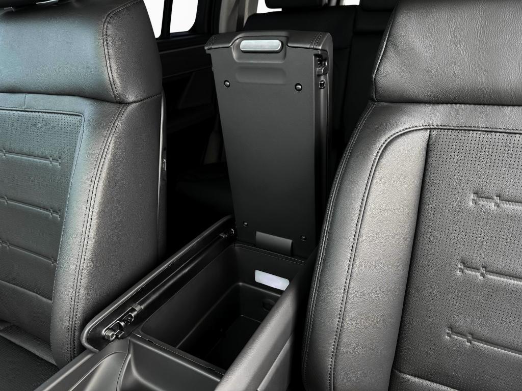 new 2025 Hyundai SANTA FE HEV car, priced at $47,135