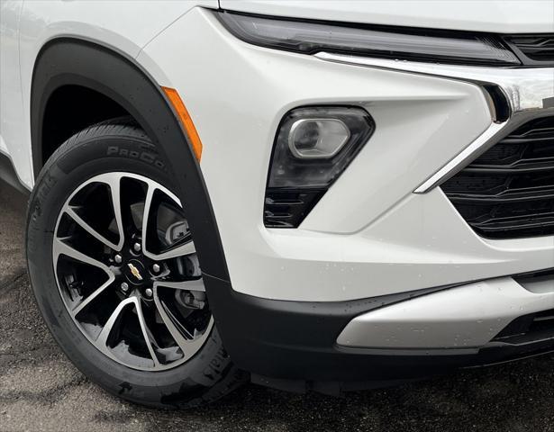 new 2025 Chevrolet TrailBlazer car, priced at $27,289