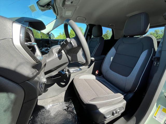 new 2025 Chevrolet TrailBlazer car, priced at $27,146