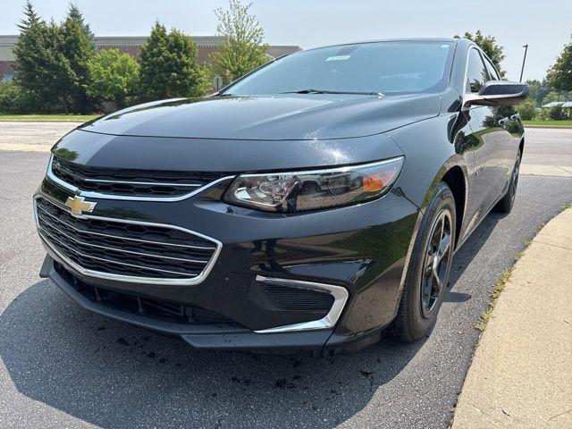 used 2018 Chevrolet Malibu car, priced at $12,595