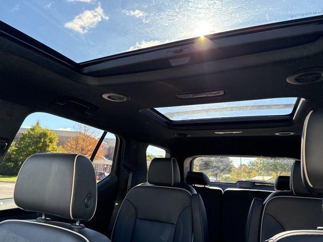 used 2023 Chevrolet Traverse car, priced at $36,549