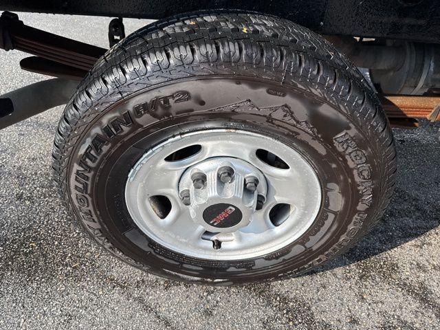 used 2004 GMC Sierra 2500 car, priced at $13,495