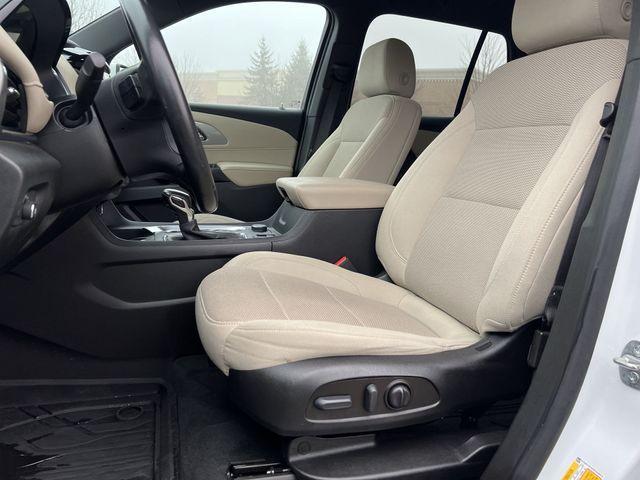 used 2022 Chevrolet Traverse car, priced at $27,595