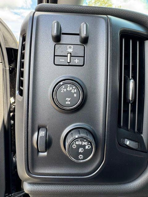 new 2024 Chevrolet Silverado 1500 car, priced at $60,902