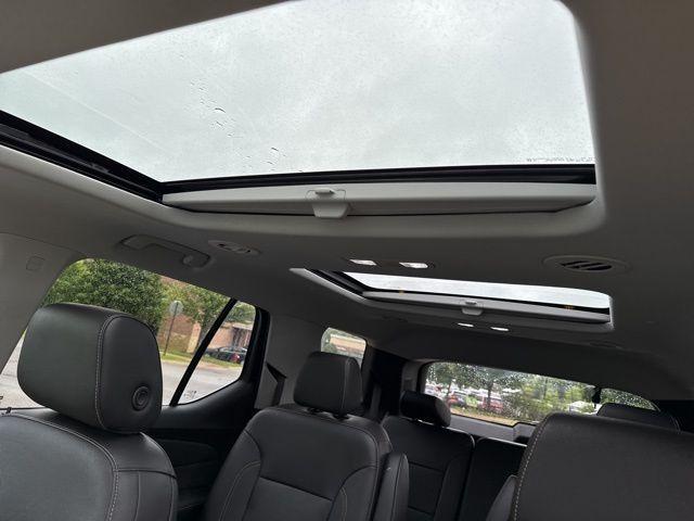 used 2021 Chevrolet Traverse car, priced at $29,295