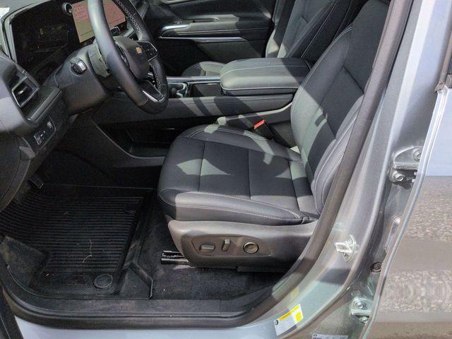used 2025 Chevrolet Traverse car, priced at $38,242