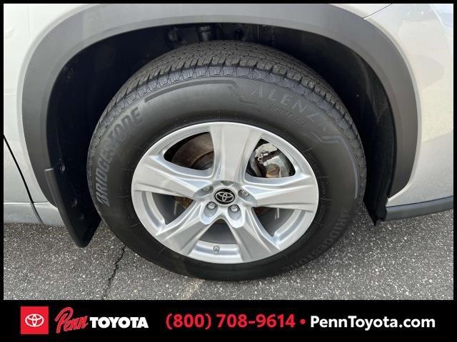 used 2021 Toyota Highlander car, priced at $30,261