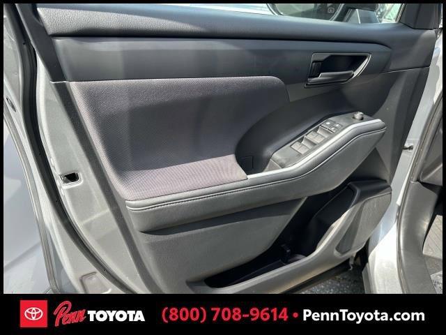 used 2021 Toyota Highlander car, priced at $30,261