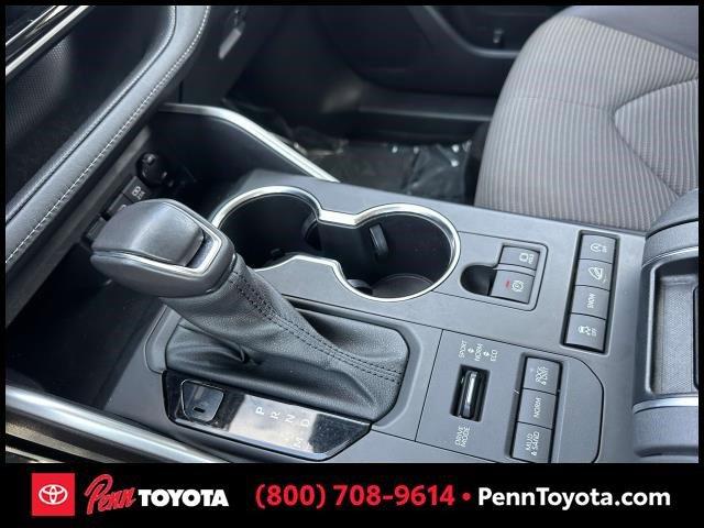 used 2021 Toyota Highlander car, priced at $30,261