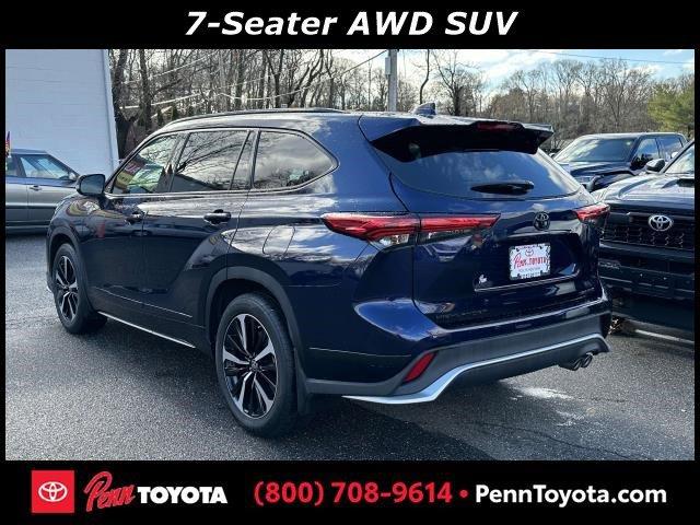 used 2022 Toyota Highlander car, priced at $38,888