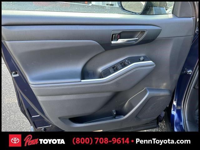 used 2022 Toyota Highlander car, priced at $38,888