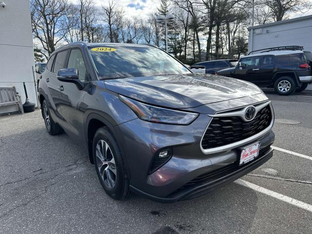 used 2024 Toyota Highlander car, priced at $42,995