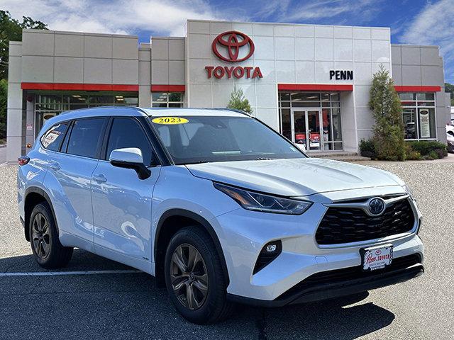 used 2023 Toyota Highlander car, priced at $43,264