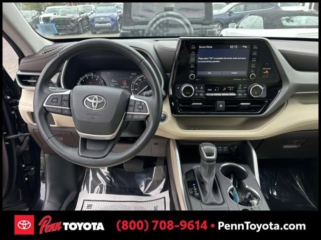 used 2022 Toyota Highlander car, priced at $34,995