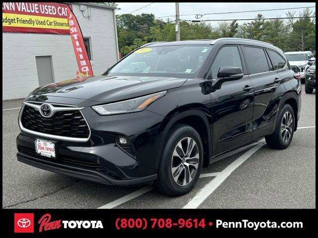 used 2022 Toyota Highlander car, priced at $38,376