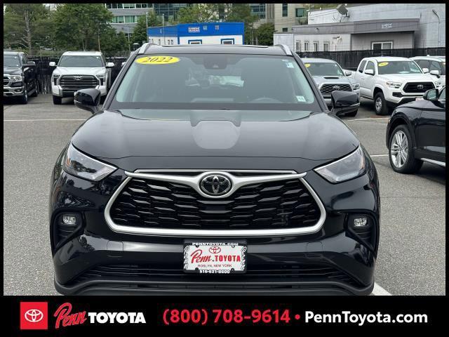used 2022 Toyota Highlander car, priced at $38,376