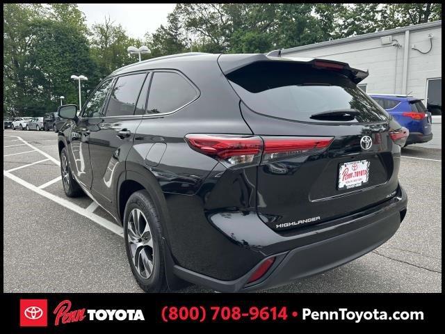 used 2022 Toyota Highlander car, priced at $37,988