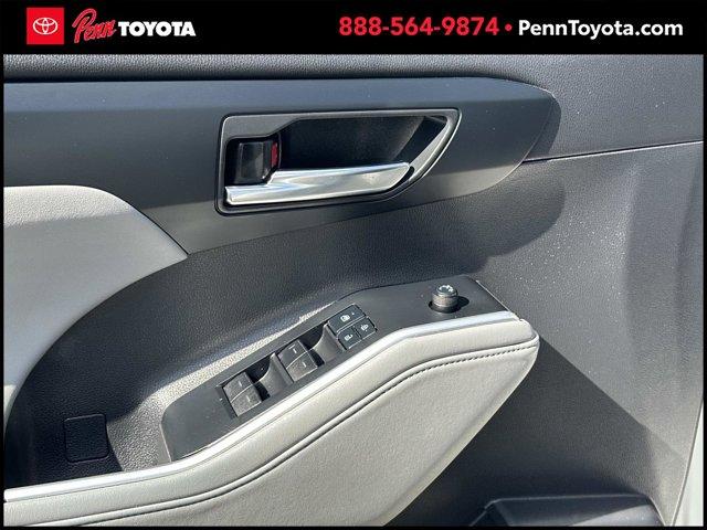 used 2020 Toyota Highlander car, priced at $26,988