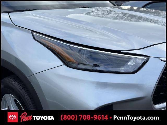 used 2023 Toyota Highlander car, priced at $35,995