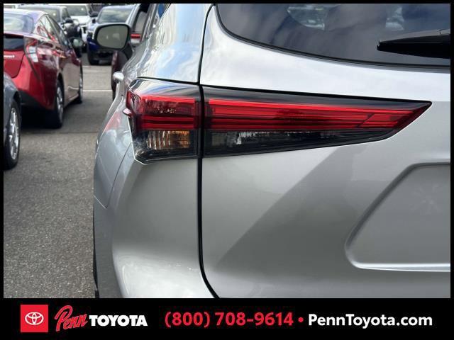 used 2023 Toyota Highlander car, priced at $35,995