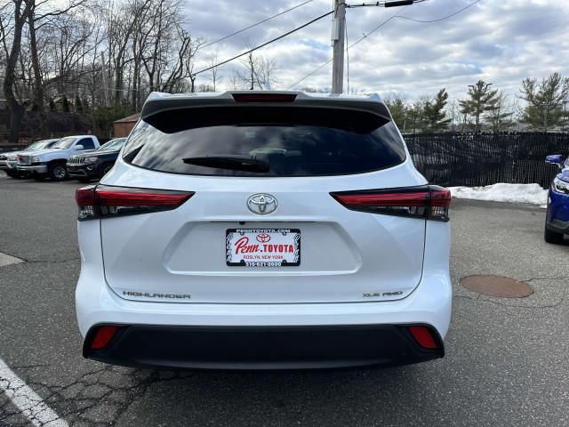 used 2022 Toyota Highlander car, priced at $34,590