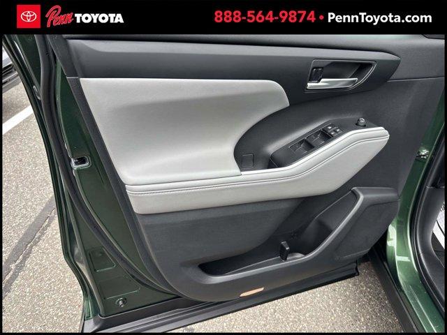 used 2023 Toyota Highlander car, priced at $39,191