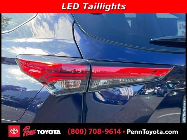 used 2021 Toyota Highlander car, priced at $33,188