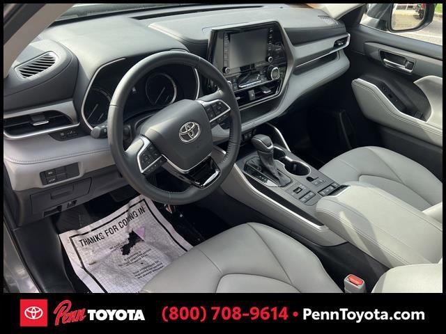 used 2021 Toyota Highlander car, priced at $35,995