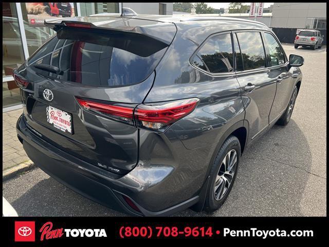 used 2021 Toyota Highlander car, priced at $35,995