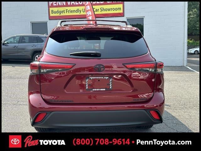 used 2022 Toyota Highlander car, priced at $35,339