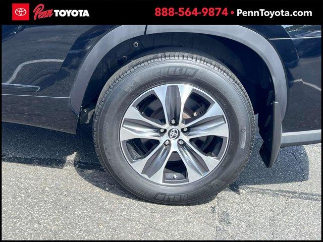used 2022 Toyota Highlander car, priced at $36,847