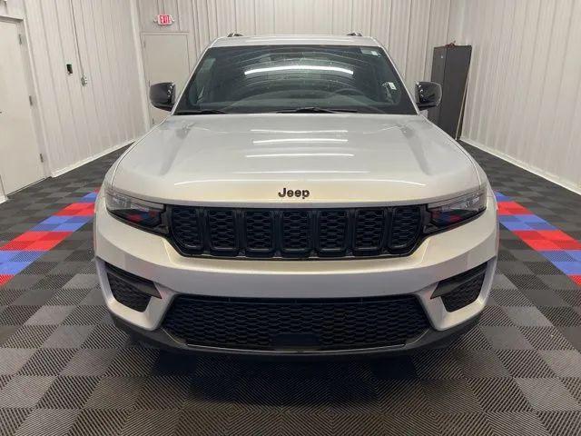 used 2022 Jeep Grand Cherokee car, priced at $30,595