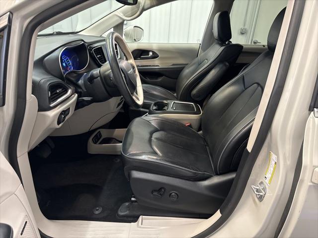 used 2020 Chrysler Pacifica Hybrid car, priced at $23,815