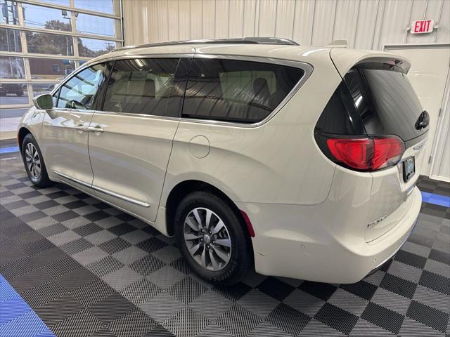 used 2020 Chrysler Pacifica Hybrid car, priced at $23,815