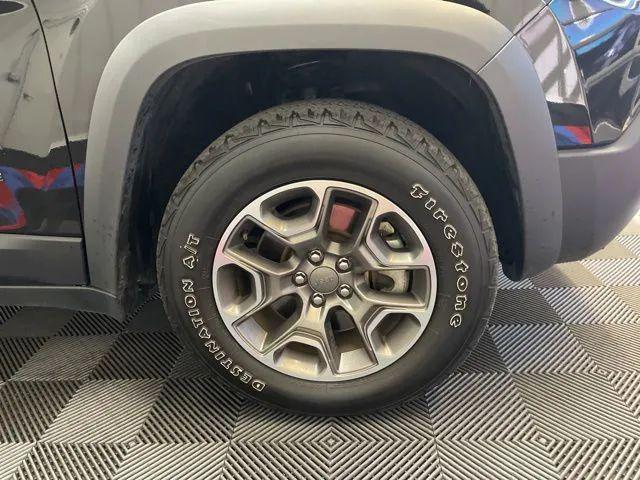 used 2022 Jeep Cherokee car, priced at $25,995