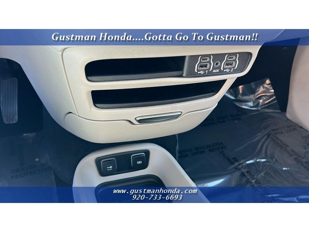 used 2021 Chrysler Pacifica car, priced at $17,998