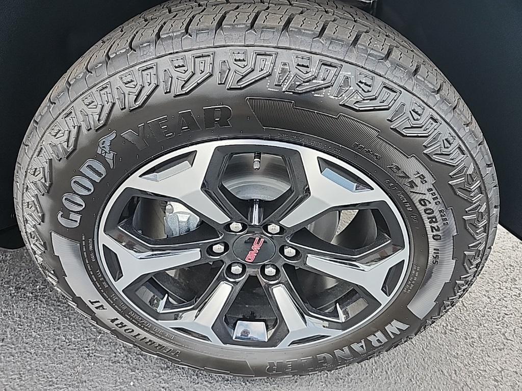 new 2025 GMC Yukon car, priced at $90,985