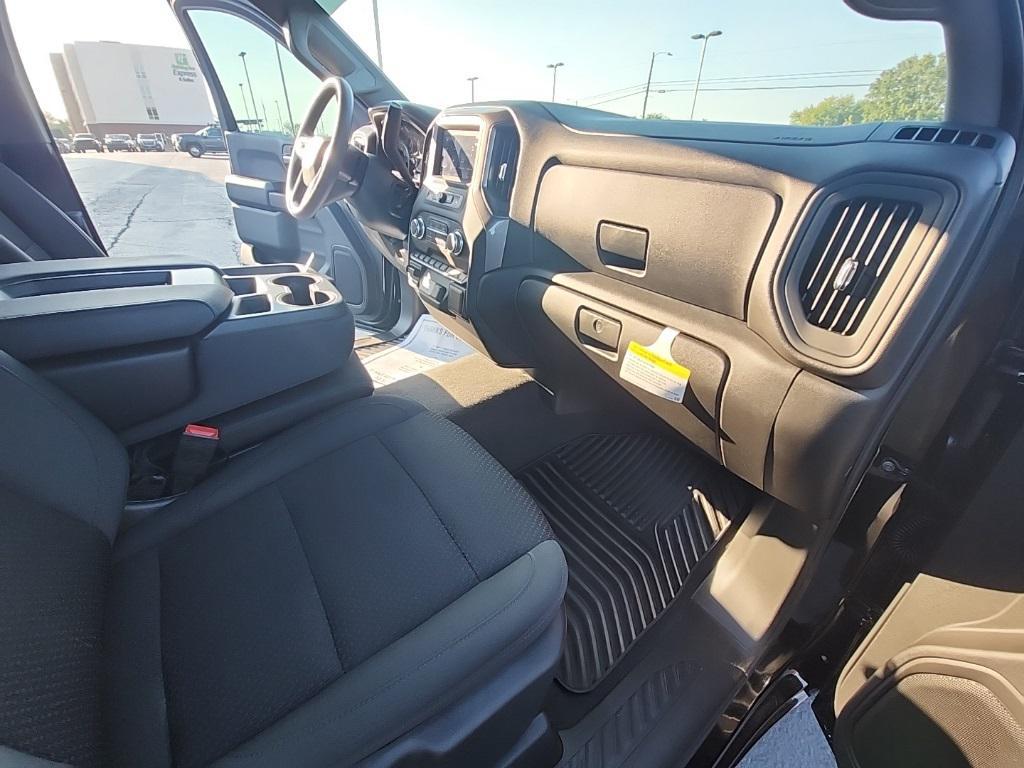 new 2025 GMC Sierra 1500 car, priced at $48,212