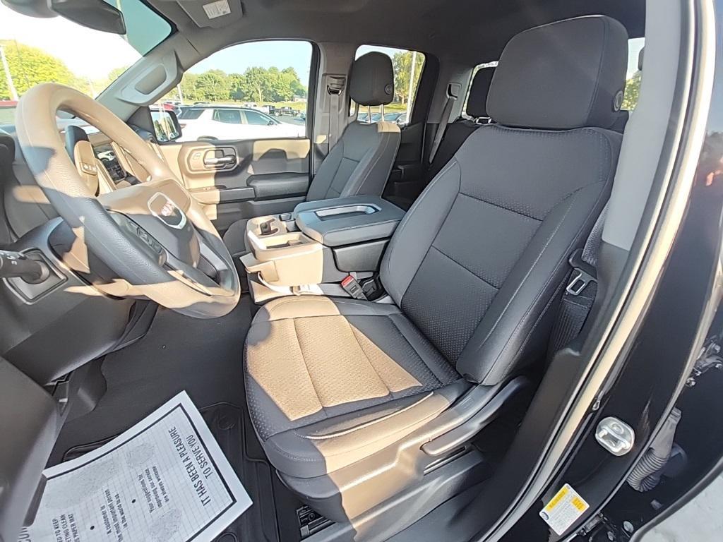 new 2025 GMC Sierra 1500 car, priced at $48,212