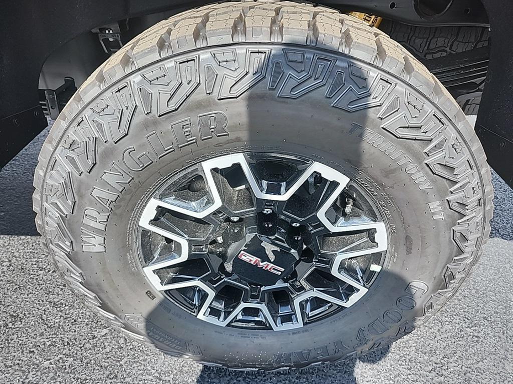 new 2025 GMC Sierra 2500 car, priced at $82,238